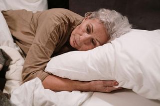 Být důchodkyní a dovolit si pobírat důchod, tak snad už strachy ani nevylezu z bytu - Médium.cz